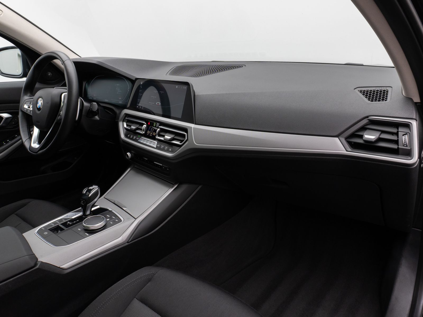 Fahrzeugabbildung BMW 330d Panorama Kamera H/K DAB Komfort Alarm LED