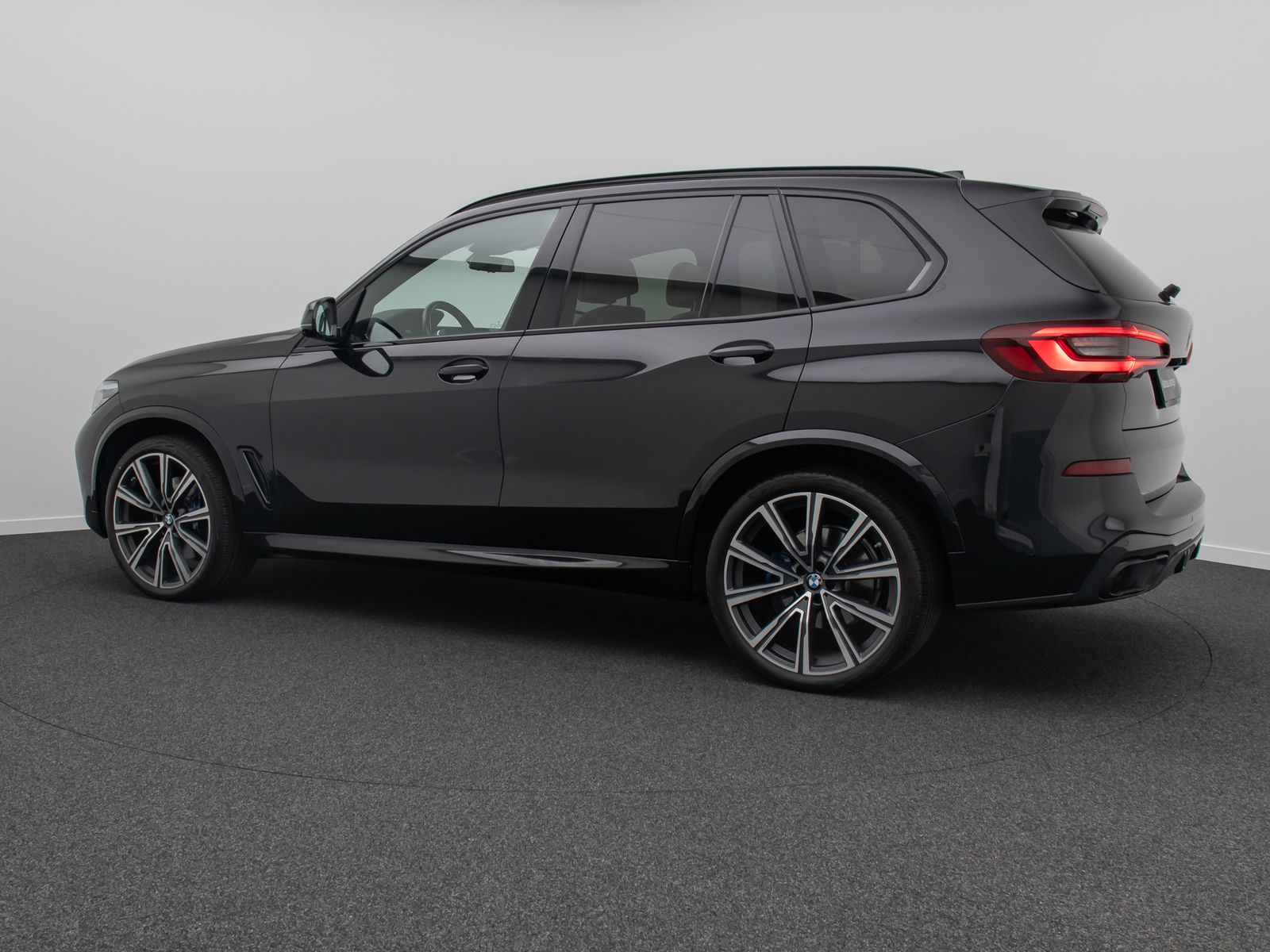 Fahrzeugabbildung BMW X5 xD30d M Sport 360°SoftCl HUD Panorama Belüftu