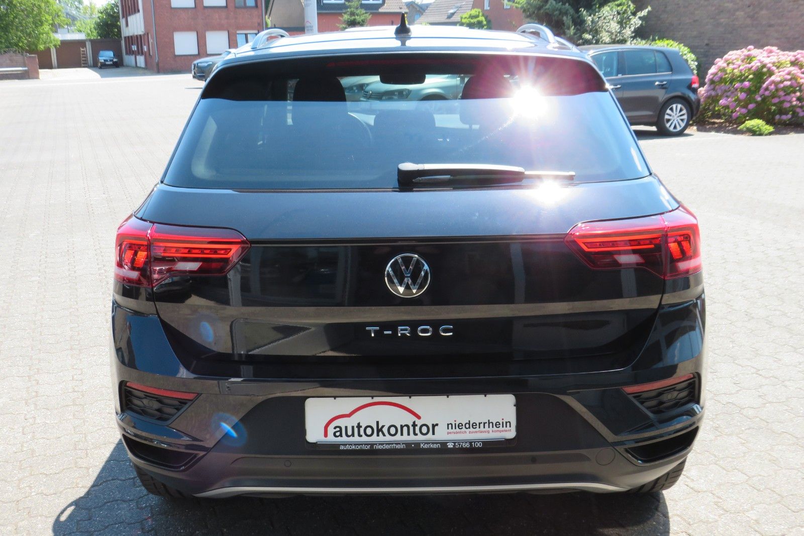 Fahrzeugabbildung Volkswagen T-Roc R-Line Sport DSG LED PDC NAVI 19`BLACK 1.H