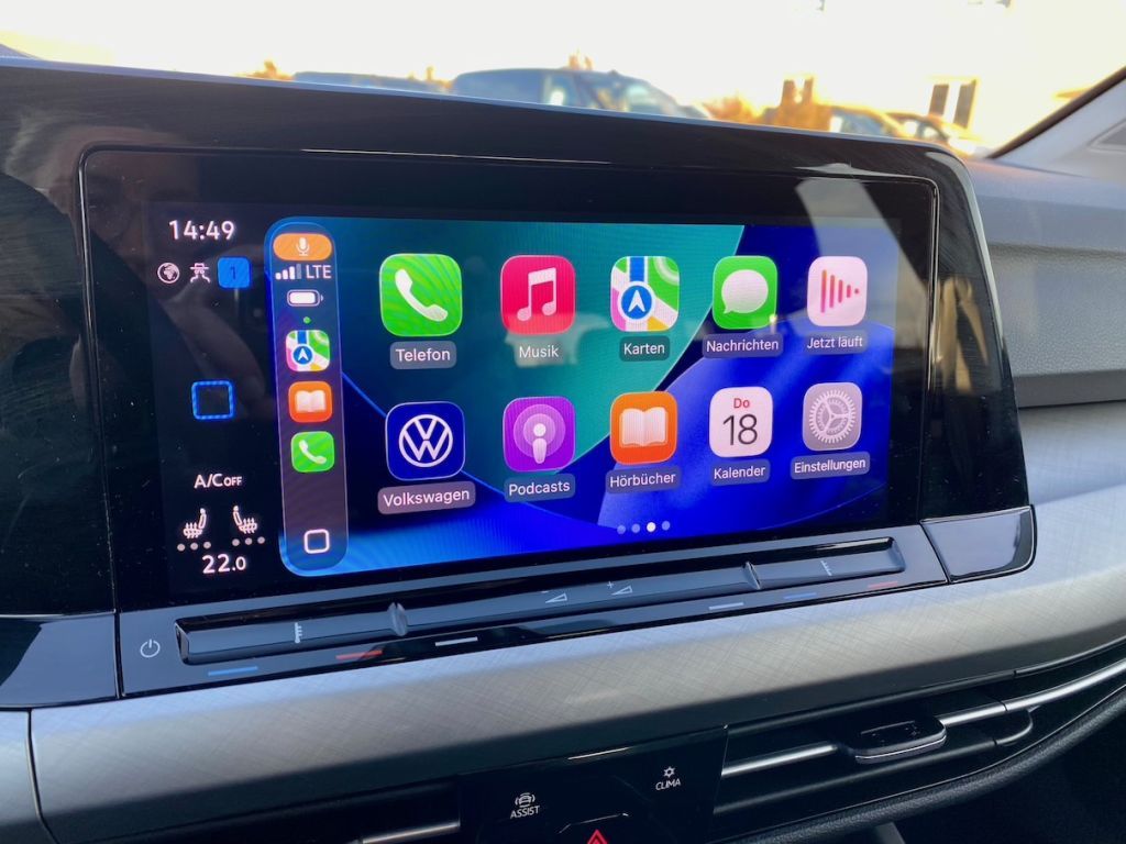 Fahrzeugabbildung Volkswagen Golf Variant 1.5 DSG Life AAC LED SHZ CARPLAY