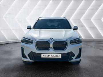 صورة 8 لـ 2024 BMW IX3