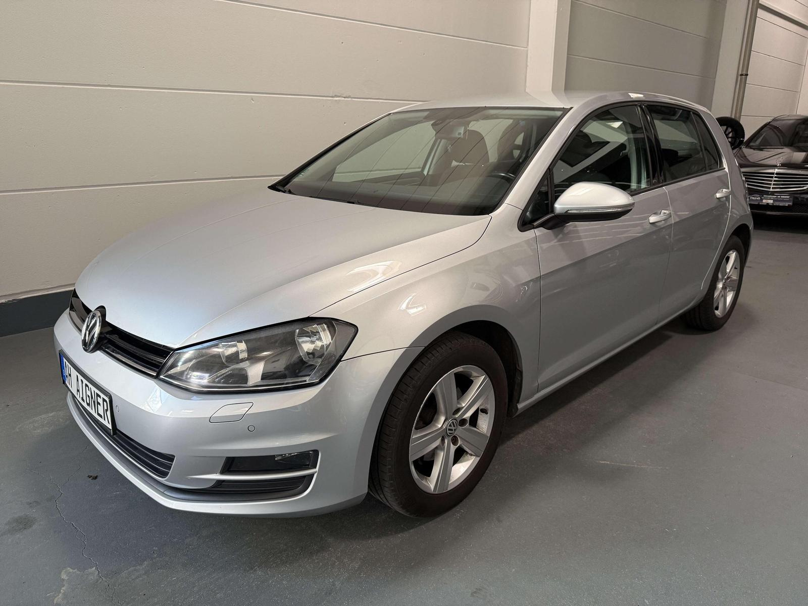 Volkswagen Golf Comfortline Navi*PDC*Kamera*Sitzheiz.*Klima