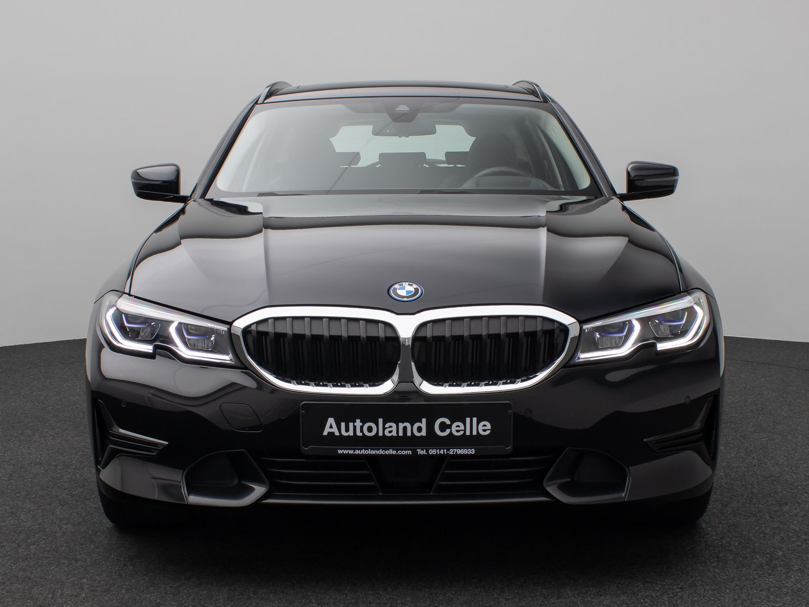 Fahrzeugabbildung BMW 330e xD SportLine Panorama Laser HUD DAB Komfort