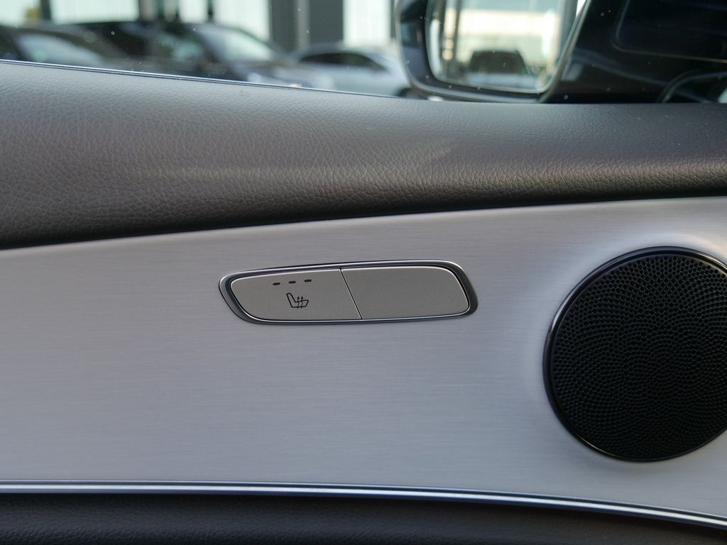 Mercedes-Benz E 300 de T-Modell |Avantgarde|DISTR|LED|NAVI|AHK