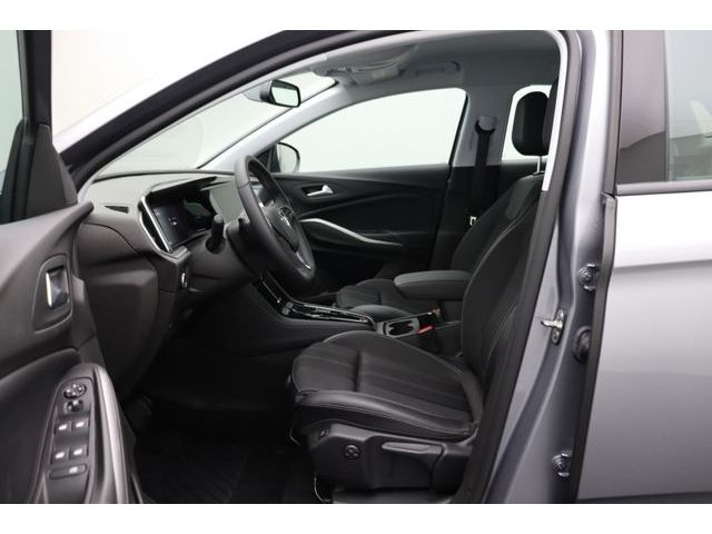 Fahrzeugabbildung Opel Grandland 1.2 GS Line AUT LED Navi ACC RK