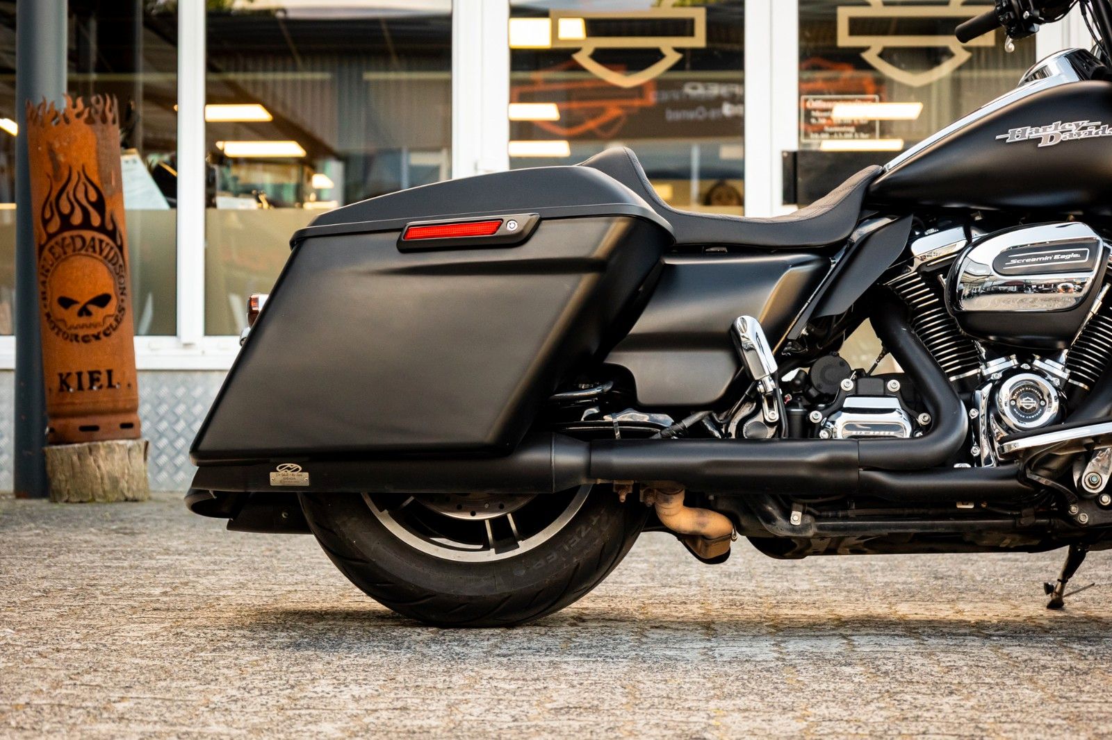 Fahrzeugabbildung Harley-Davidson STREET GLIDE SPECIAL FLHXS -APE - JEKILL&HYDE -