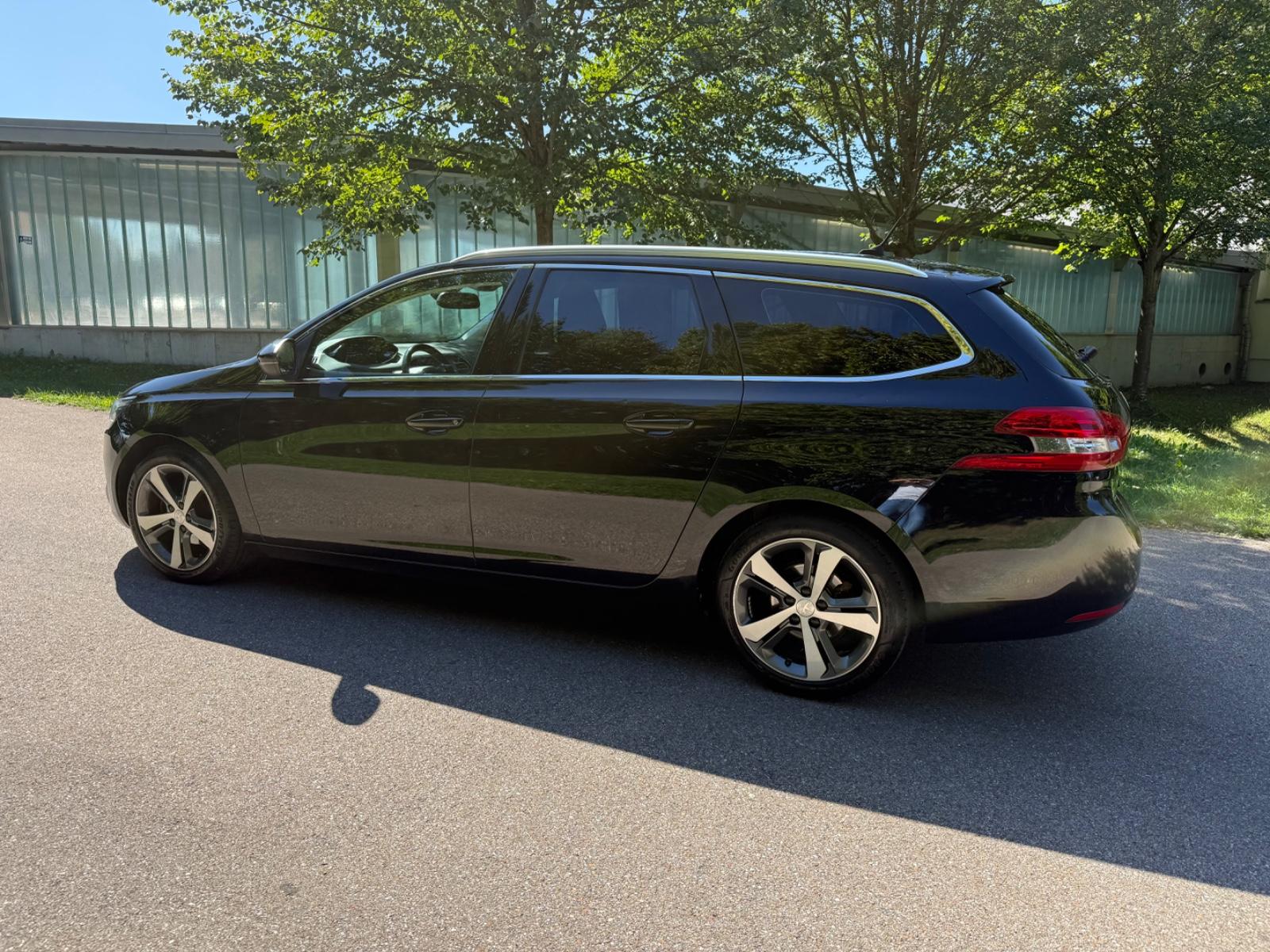 Peugeot 308 2015 — engine 1.199 cm³, 131 HP (96kW)