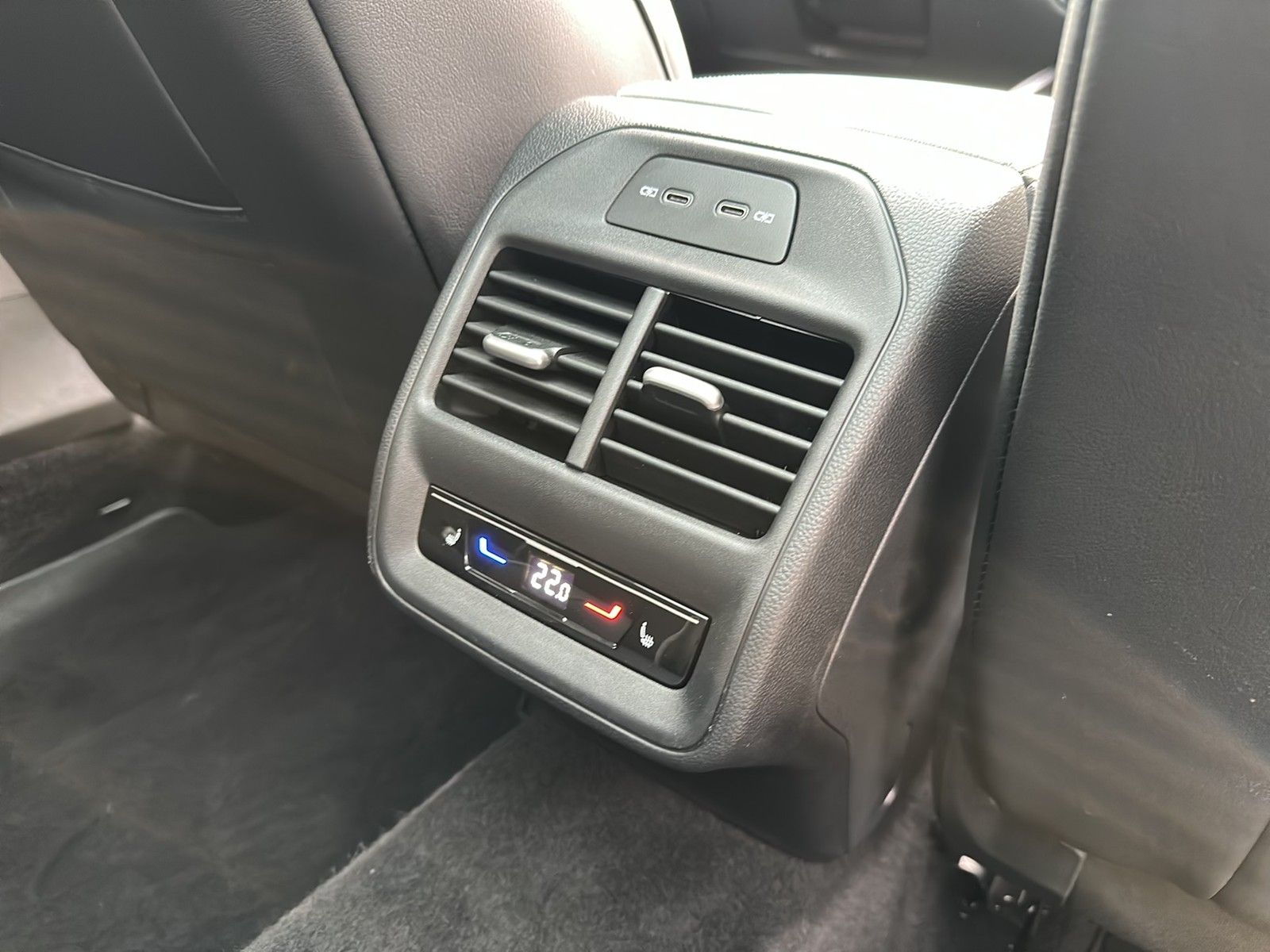 Volkswagen Passat Variant 2.0 TDI Elegance Navi Pano StaHz foto 16