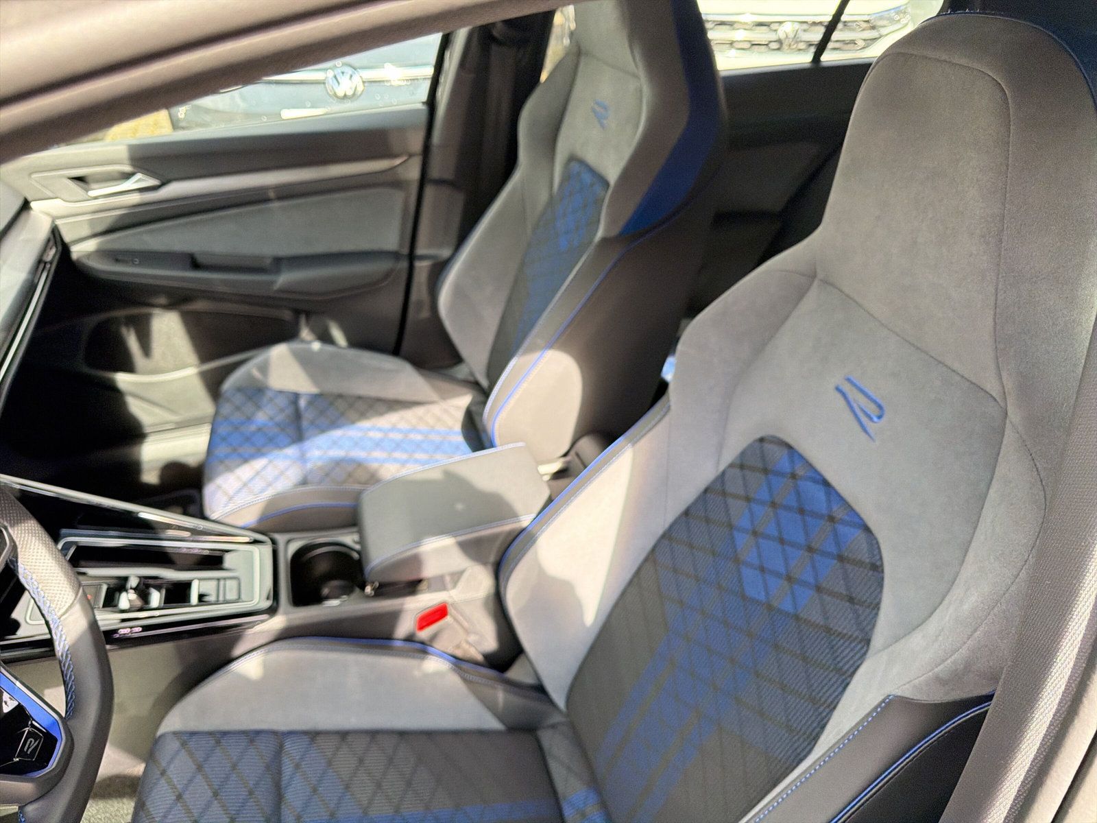 Golf R 4M Navi PANO AZV Harman Kardon R