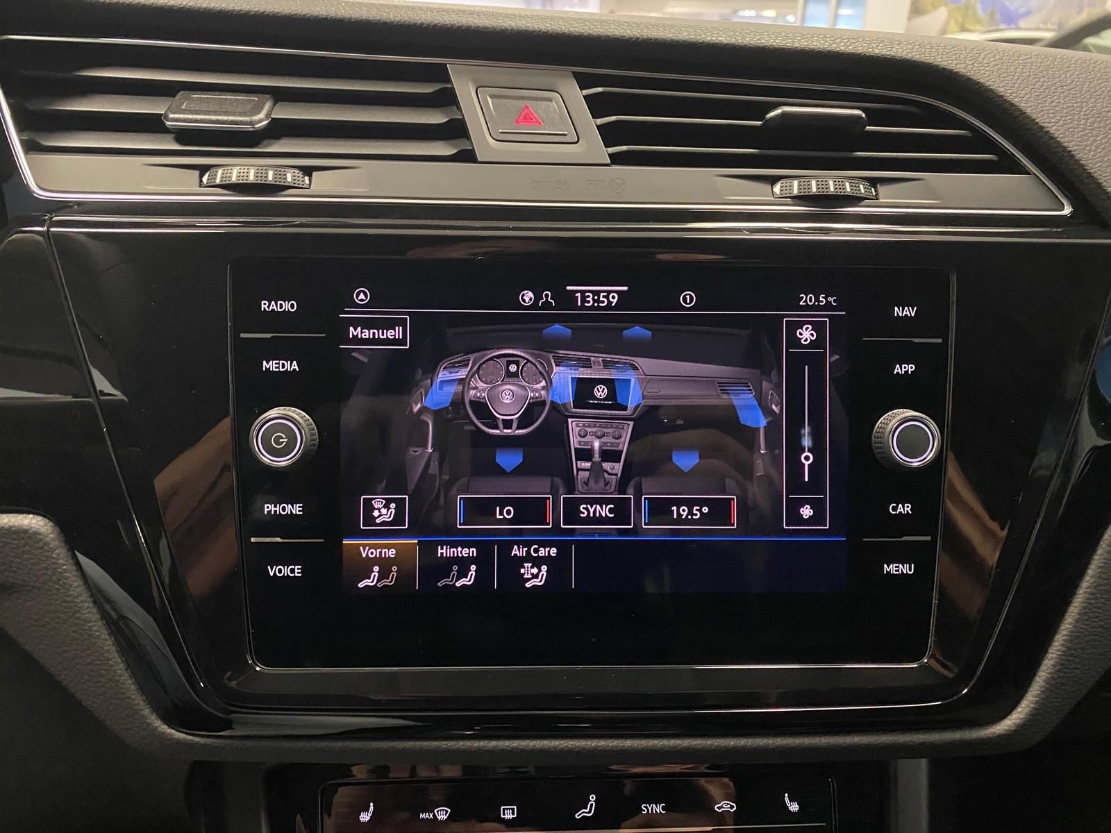Fahrzeugabbildung Volkswagen Touran 1.5 TSI Comfortline+MATRIX+ACC+TOTWINKEL+