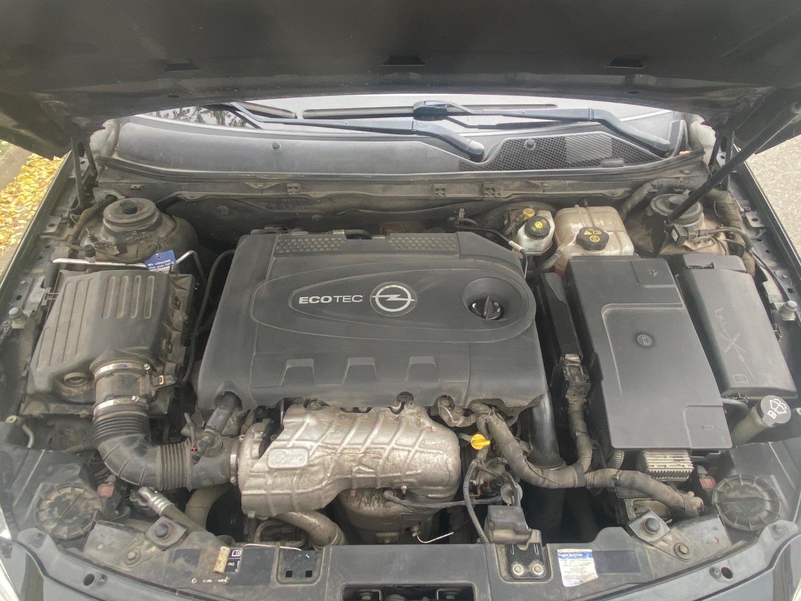 Opel Insignia 2011 — photo 11