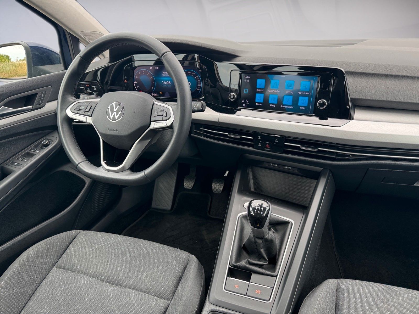 Fahrzeugabbildung Volkswagen Golf VIII Lim. Life 1.5 TSI