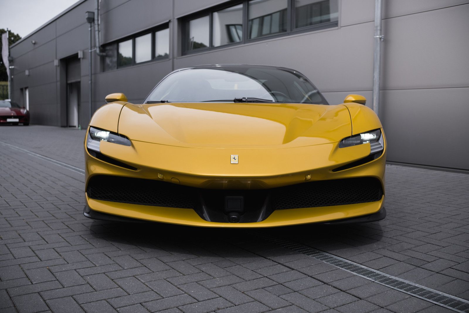 Fahrzeugabbildung Ferrari SF90 Spider-Giallo Montecarlo-Carbon-Lift-360´´