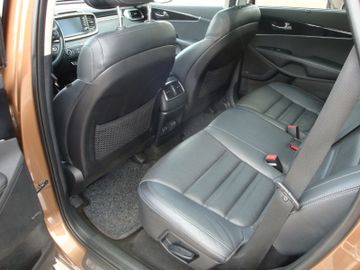 KIA Sorento - 12