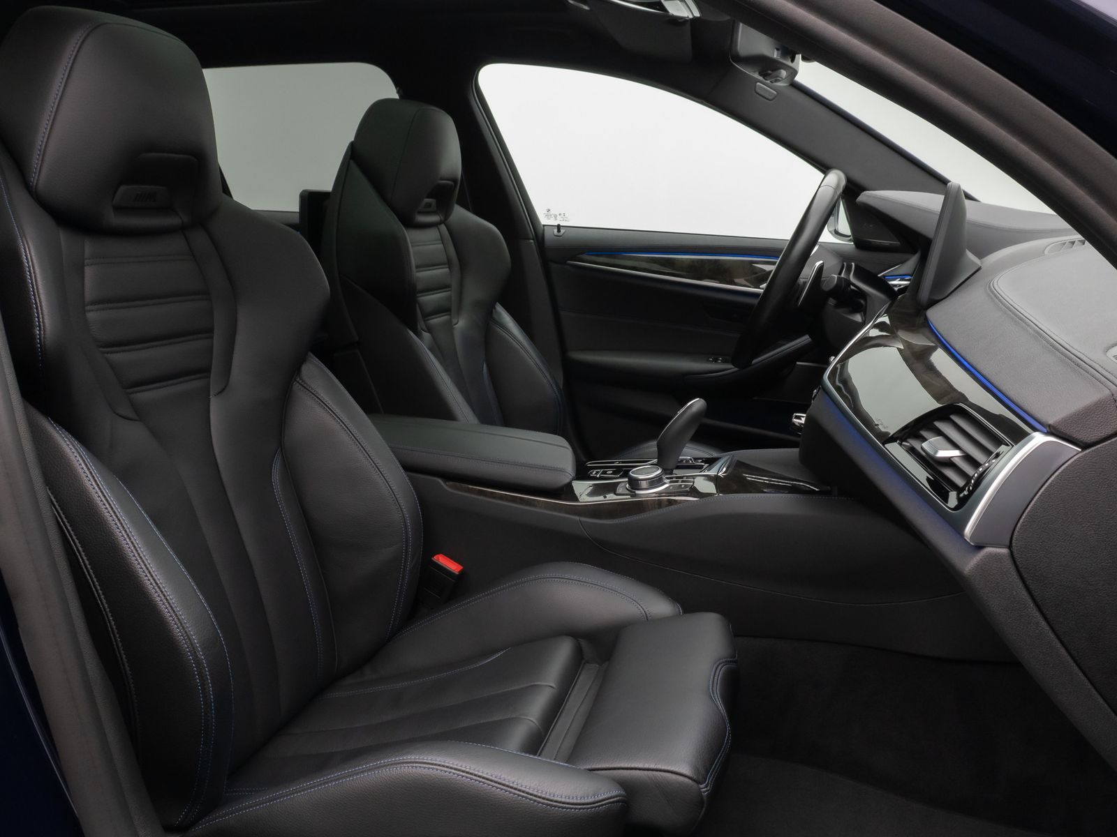 Fahrzeugabbildung BMW 520d xD M Sport FondEnt DAB Kamera Laser H/K 19"