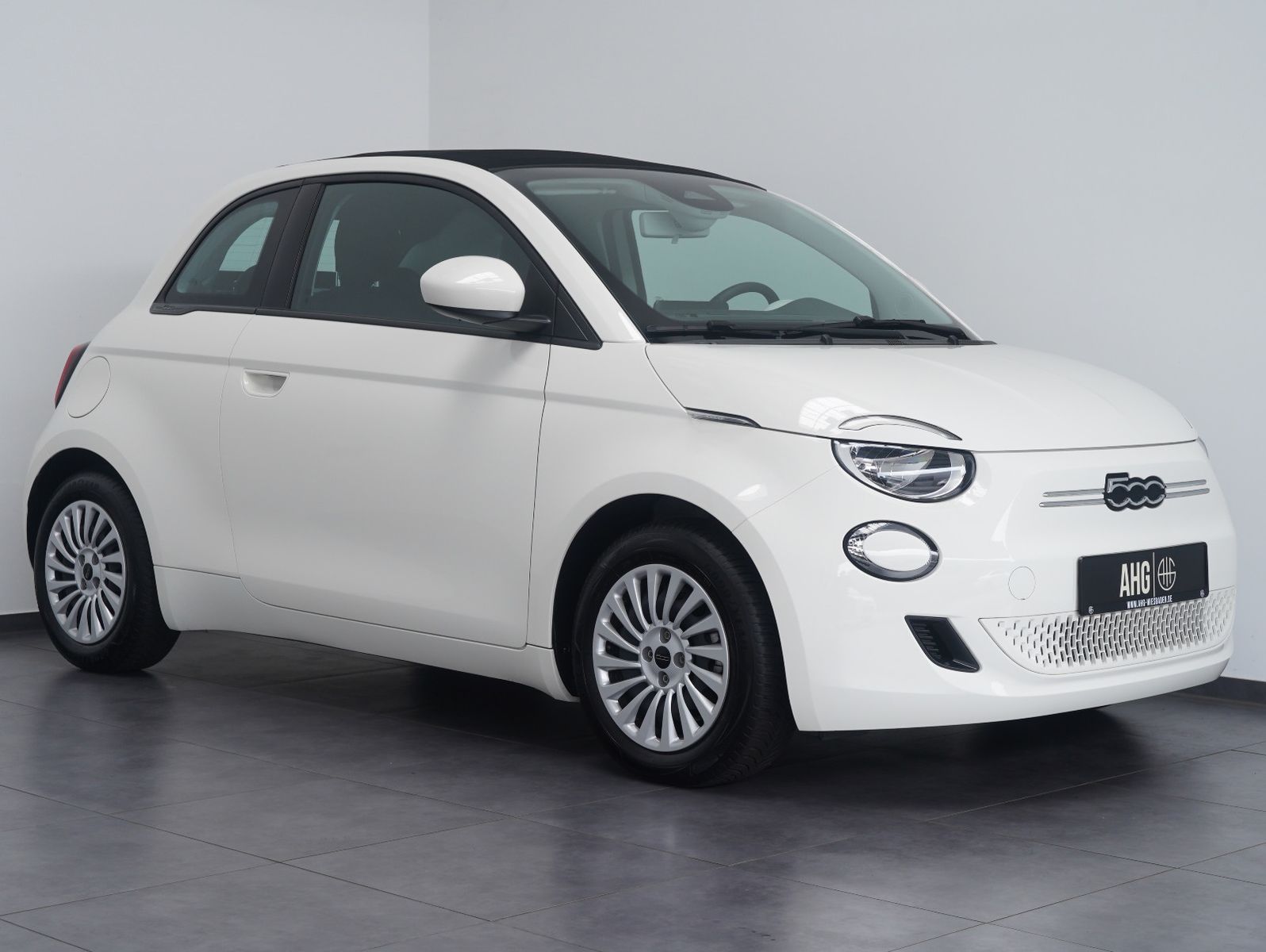 Fahrzeugabbildung Fiat 500e Cabrio 87KW/42kWh/DC-LADEN/CARPLAY/DAB