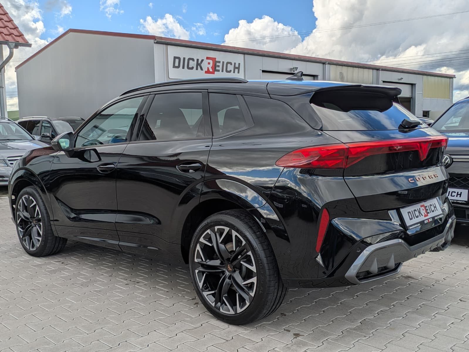 Fahrzeugabbildung CUPRA Terramar 2.0 TSI 4D VZ HUD*MATRIX*PANO*DCC*20"