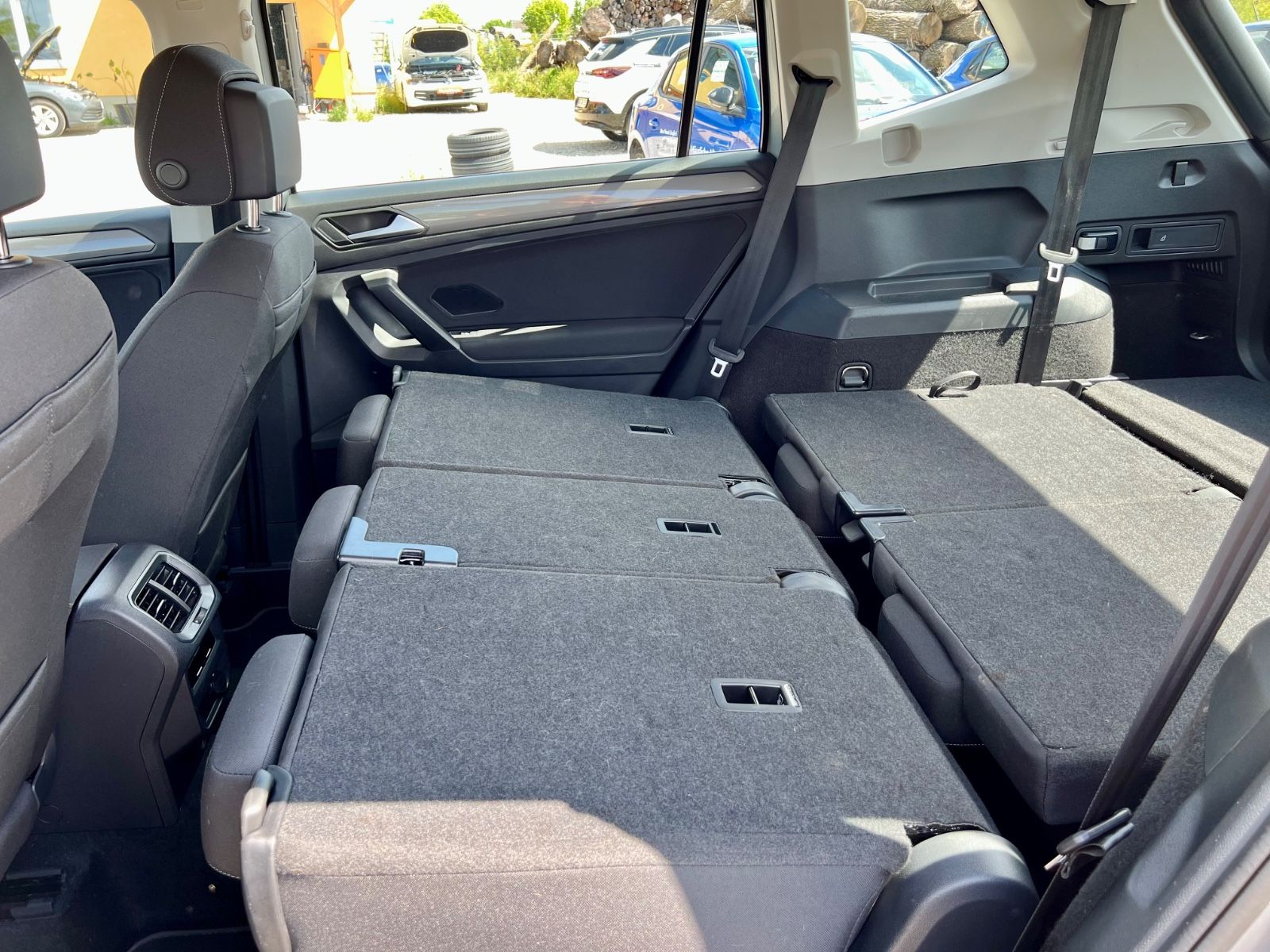 VW Tiguan Allspace Life 7-SITZE AAC NAVI GZJR