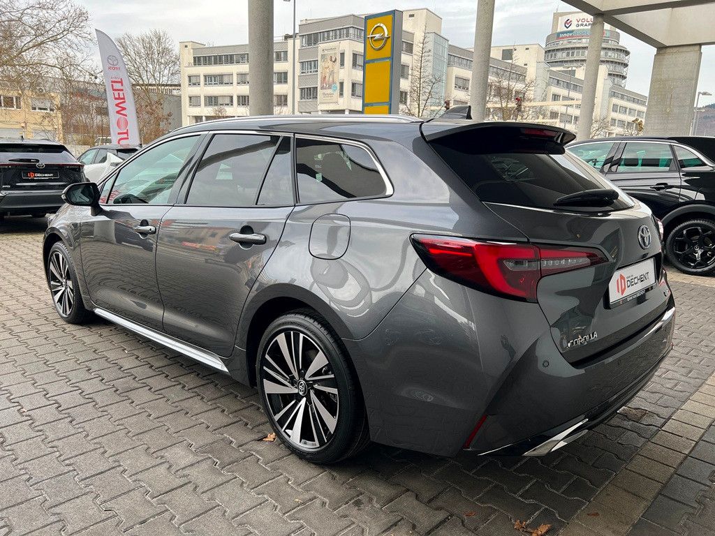 Fahrzeugabbildung Toyota Corolla Touring Sports 2.0 Hybrid Teamplayer