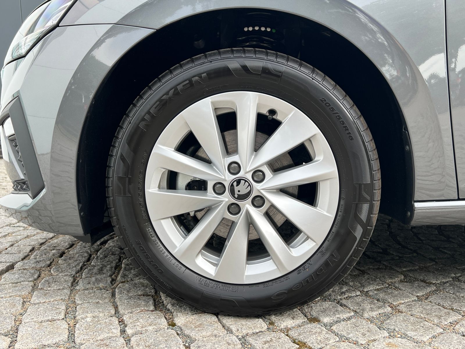 Fahrzeugabbildung SKODA Scala Selection 1.0 TSI DSG *ACC, Sitzhzg., 16'-