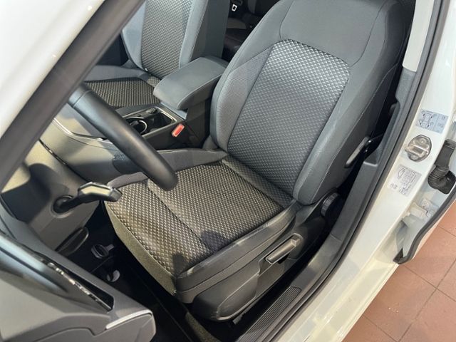 Fahrzeugabbildung Volkswagen Golf 1.5 TSI ACTIVE LED-PLUS NAVI GJR