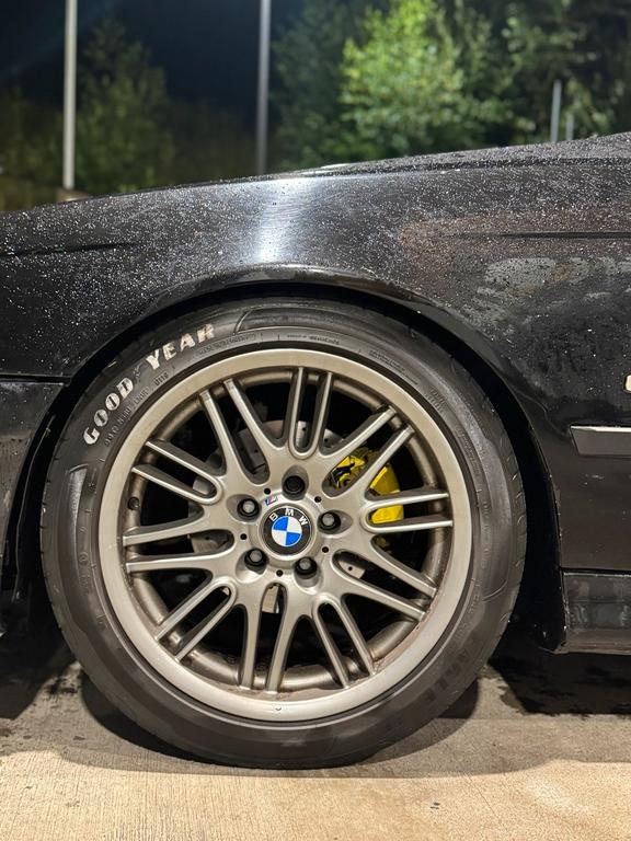 BMW 523