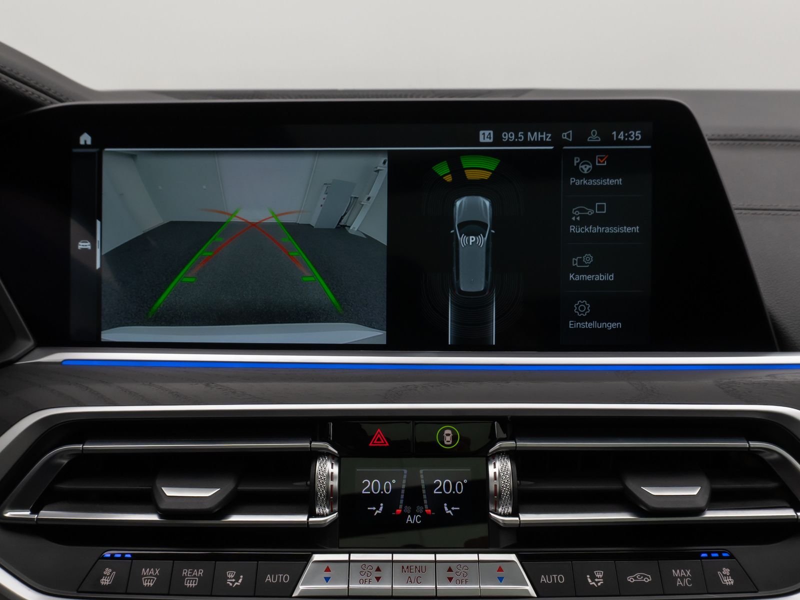 Fahrzeugabbildung BMW X7 xD40d  Panorama Kamera HUD DAB H/K SoftCl AHK