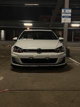 Volkswagen Golf 7 GTI - Volkswagen Golf mit Benzin-Antrieb: Coupé, 7 GTI