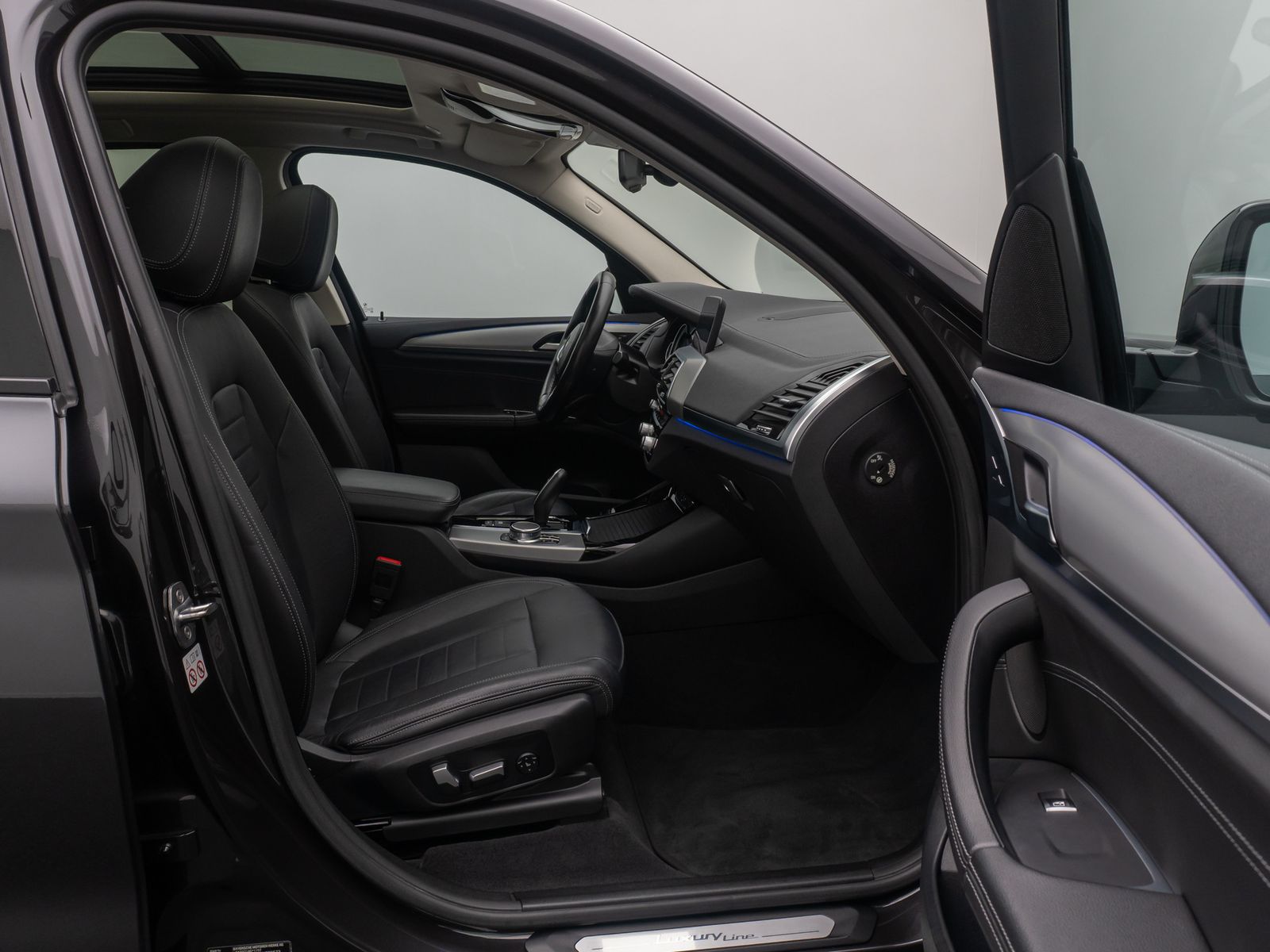 Fahrzeugabbildung BMW X3 xD30i Luxury Line AHK Panorama HUD DAB 21Zoll