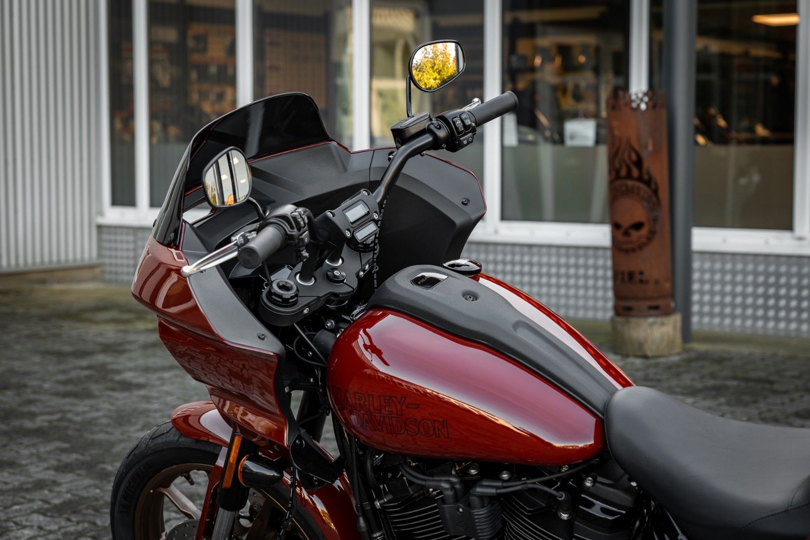 Fahrzeugabbildung Harley-Davidson FXLRST LOW RIDER ST 117 -SOFORT VERFÜGBAR