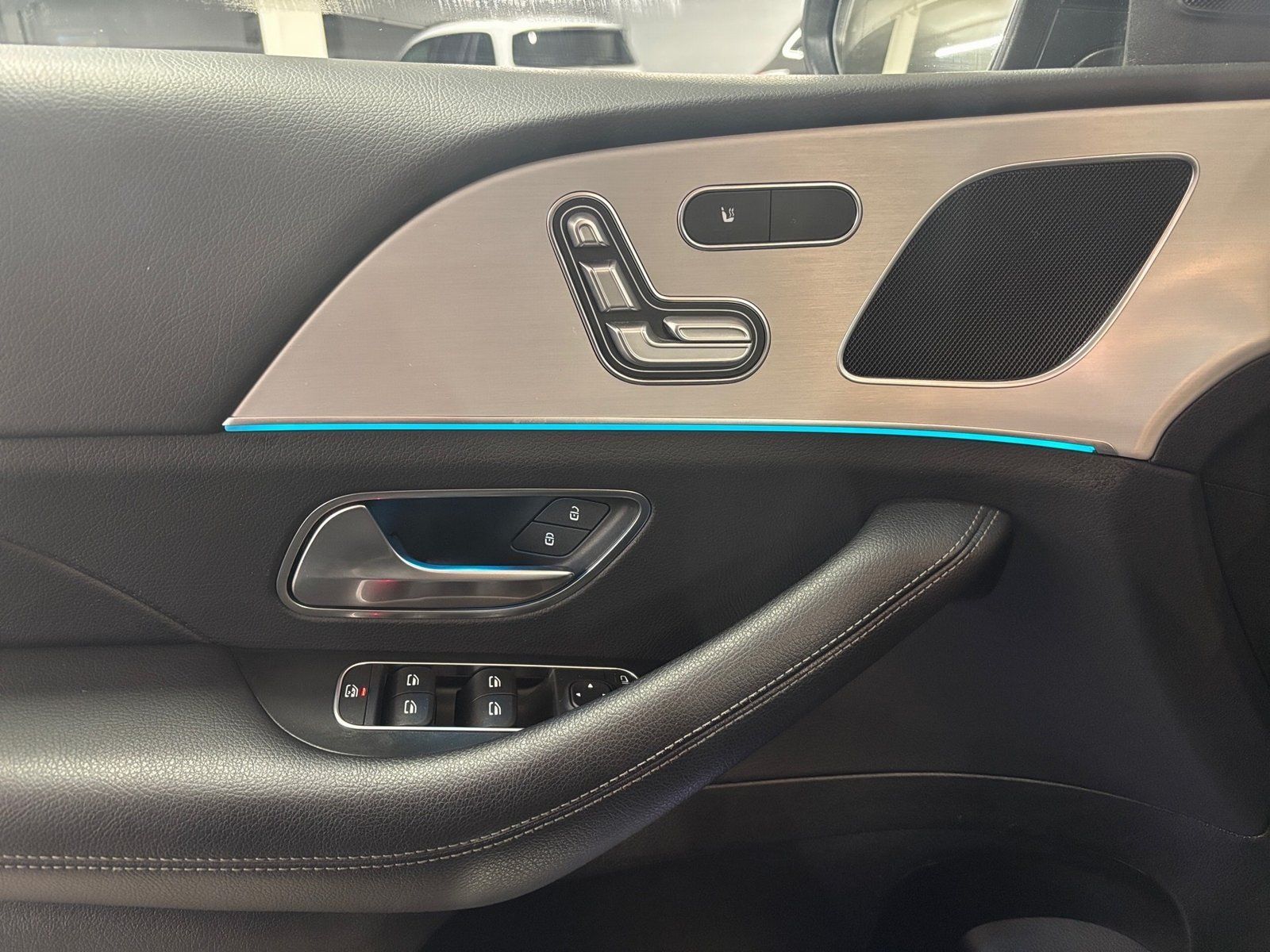 Fahrzeugabbildung Mercedes-Benz GLE 350de 4M*AMG*DISTRONIC*MULTIBEAM*AIRMATC*360