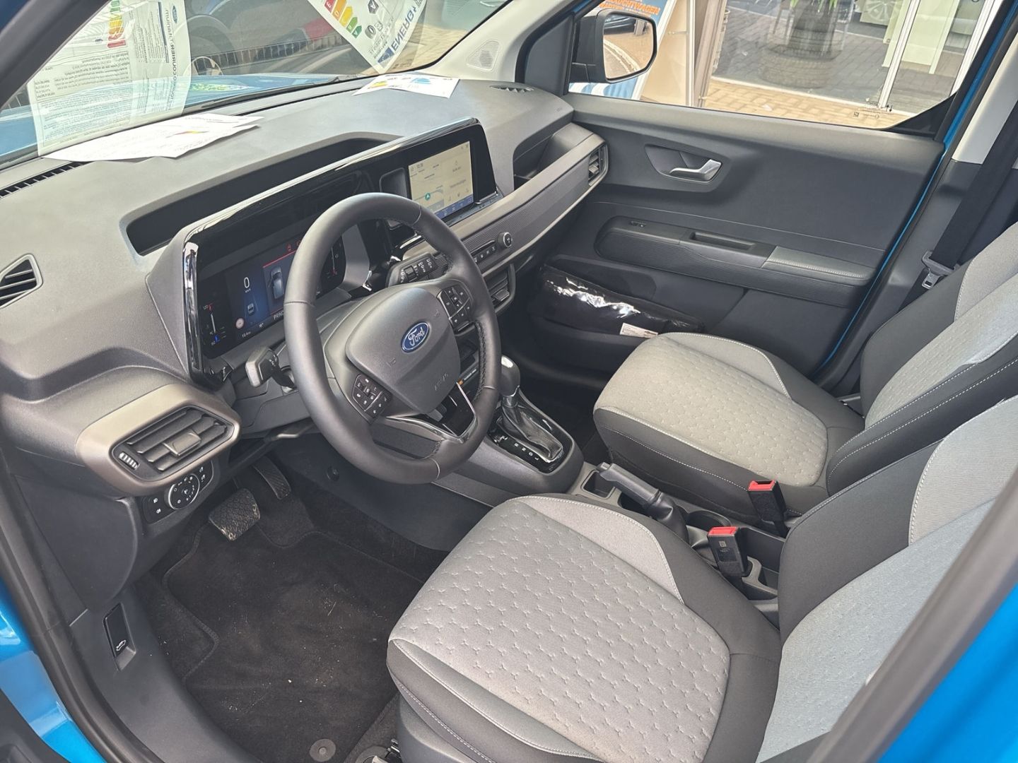 Fahrzeugabbildung Ford Tourneo Courier Titanium Navi ACC Klimaautom Len