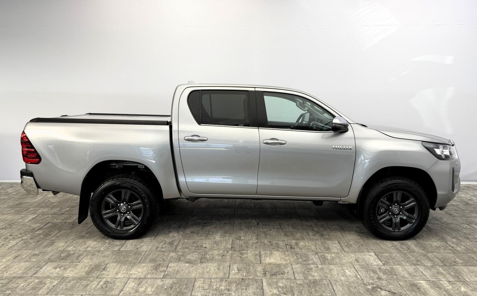 Toyota Hilux 2.8 D-4D 4x4 °RFK°SHZ°DAB°Rollo°AHK°