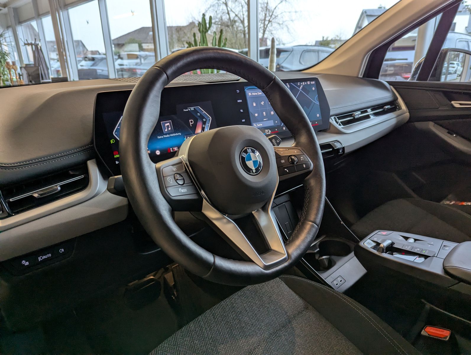 BMW 220 Active Tourer Aut AHK Pano Cam Travel-Paket - Image 21