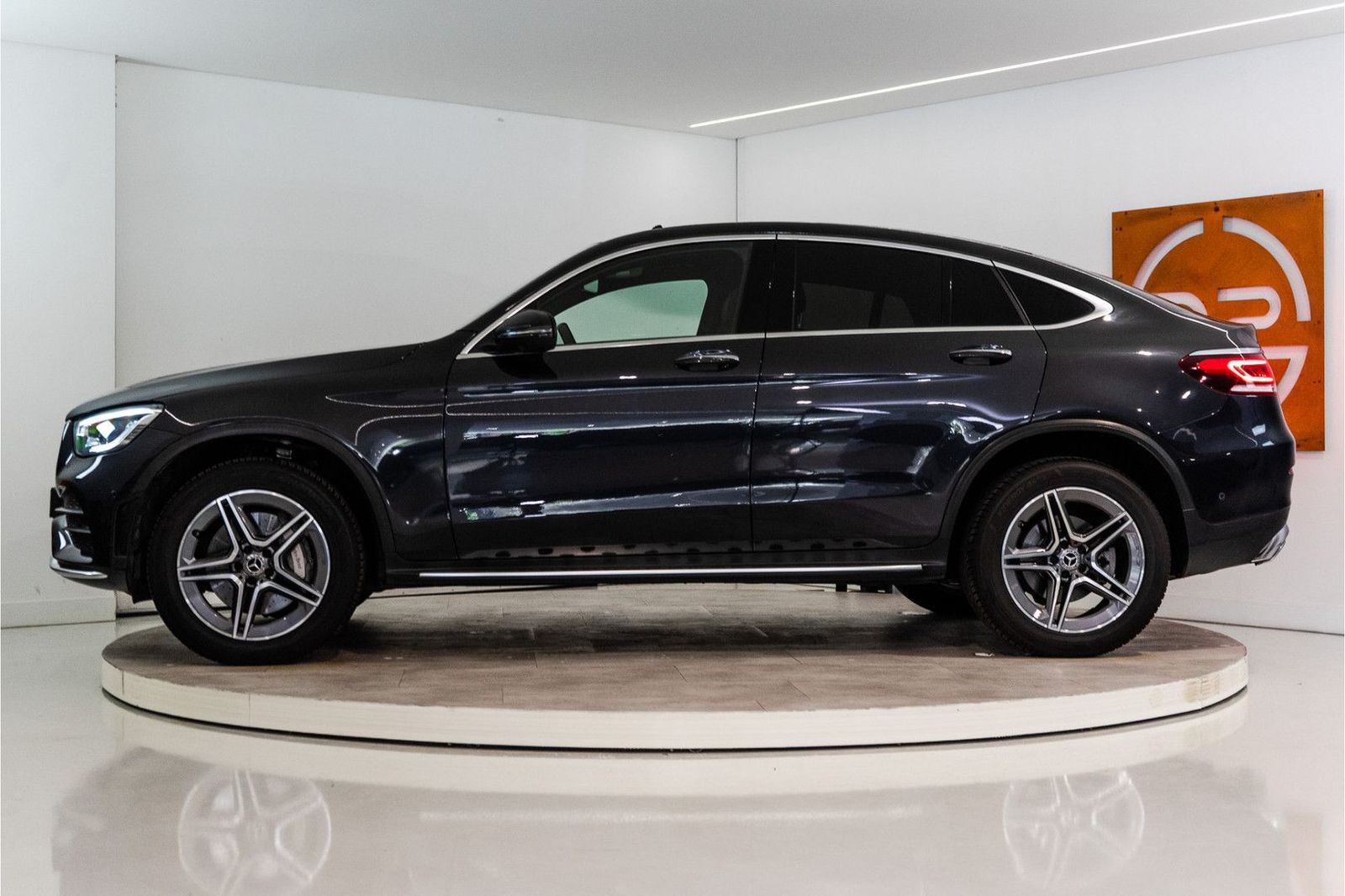 Mercedes-Benz GLC 300 Coupé 300e 4MATIC Premium+ AMG 320PK | P imagem 2