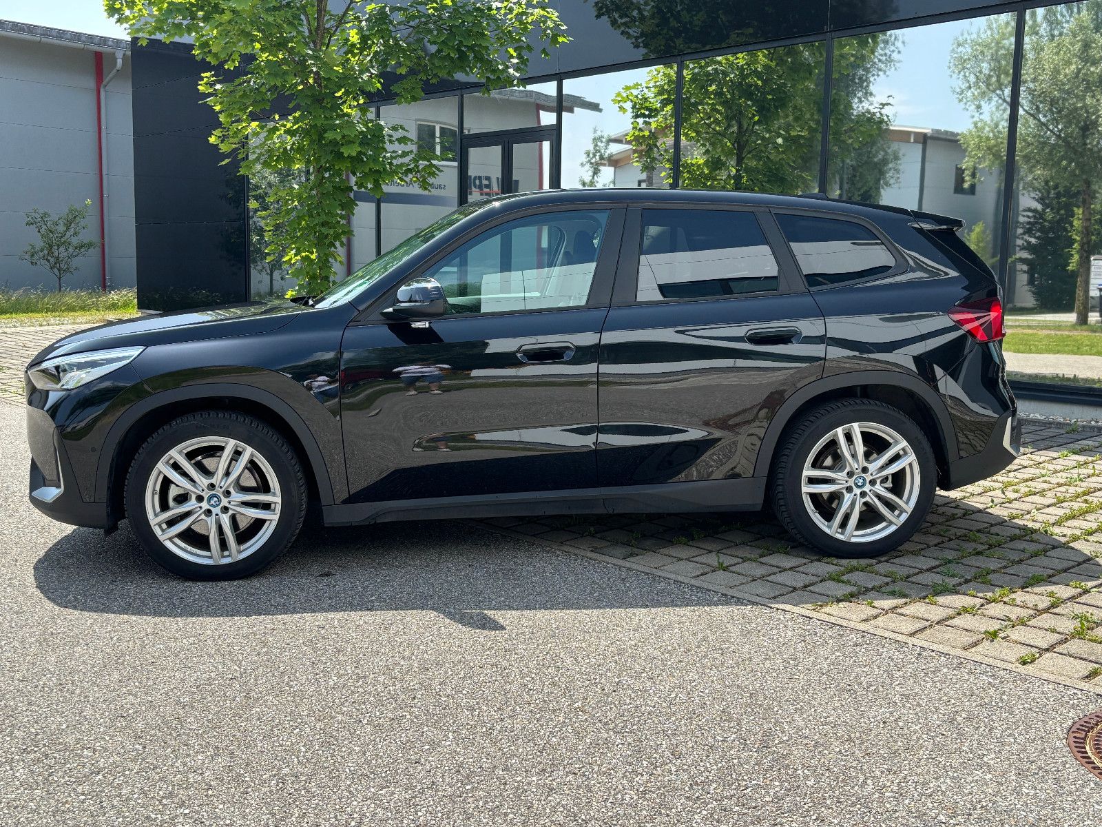 BMW IX1 xDrive30 313 PS sofort verfügbar Garantie