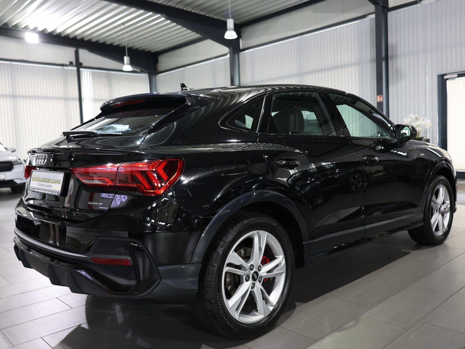 Audi Q3 SPORTBACK 40 TDI Q S-LINE DESIGN BLACK / LED foto 10