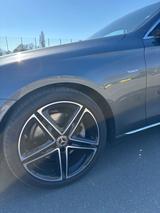 Mercedes-Benz E 300 d Autom. - - Mercedes-Benz E 300 in Köln