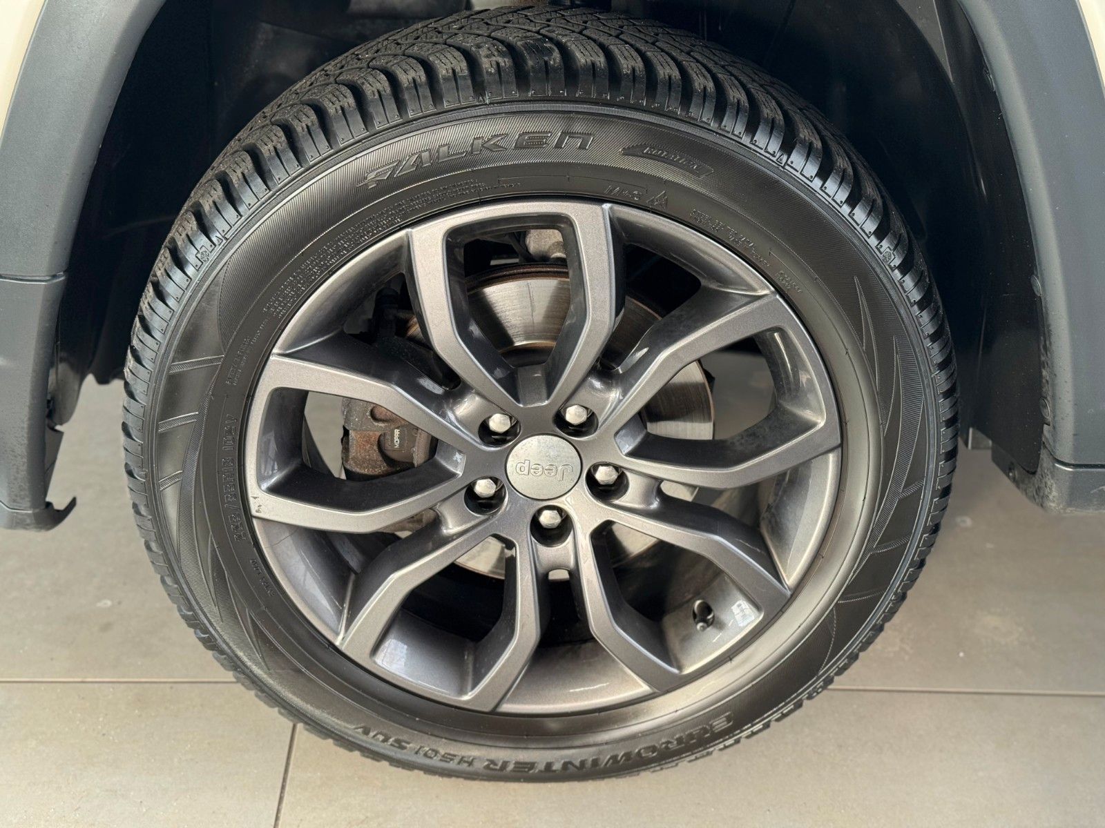 Fahrzeugabbildung Jeep Compass 1.4T Limited 4WD "Pano AHK Winterpaket"