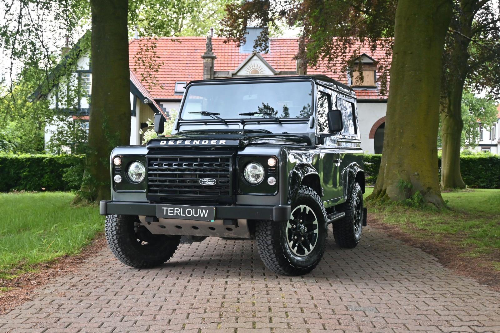 Land Rover Defender 2.2 D HT 90"