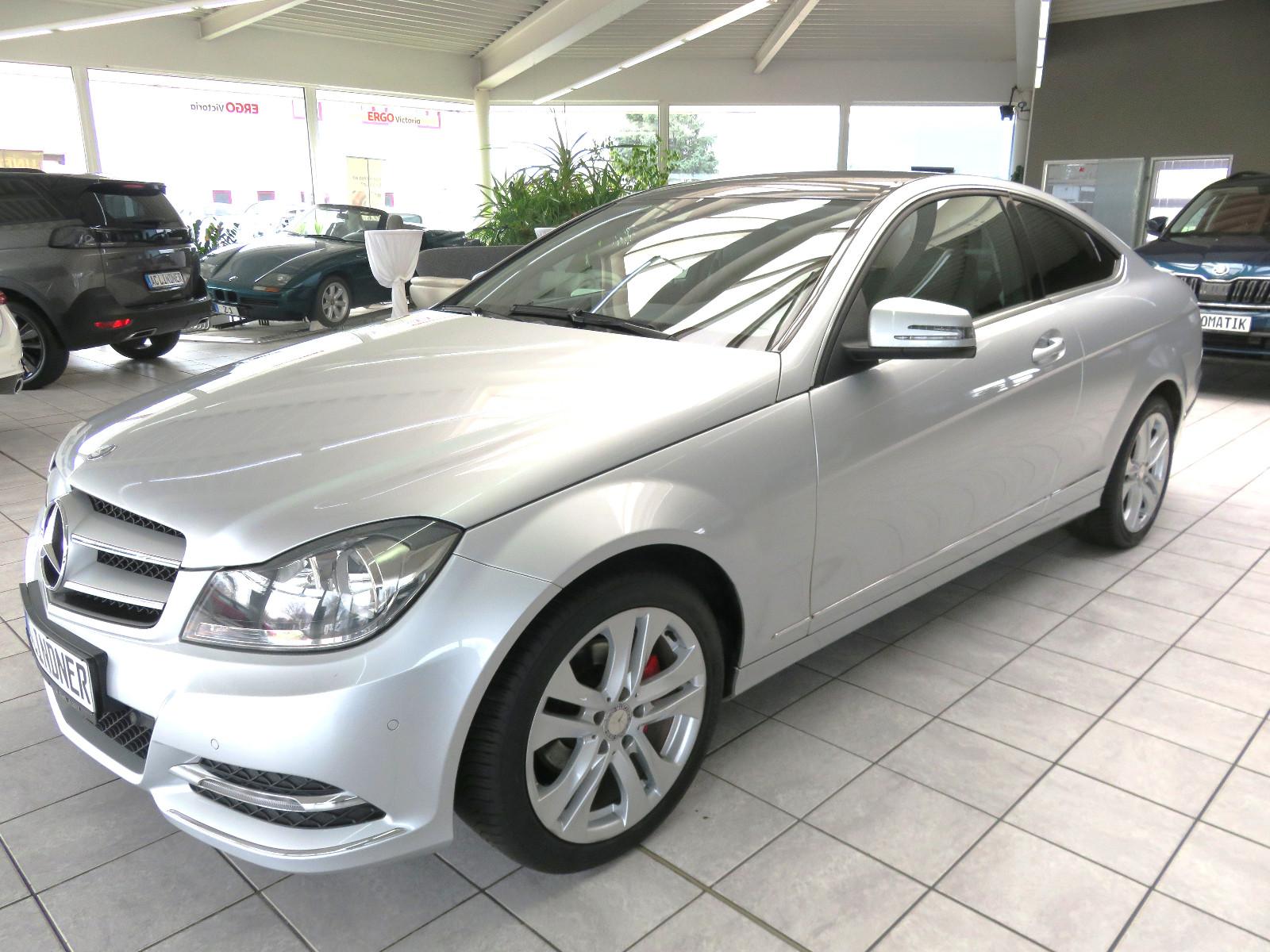 Mercedes-Benz C 180 Coupe CGI BlueEfficiency*Navi*PDC vo/hi*