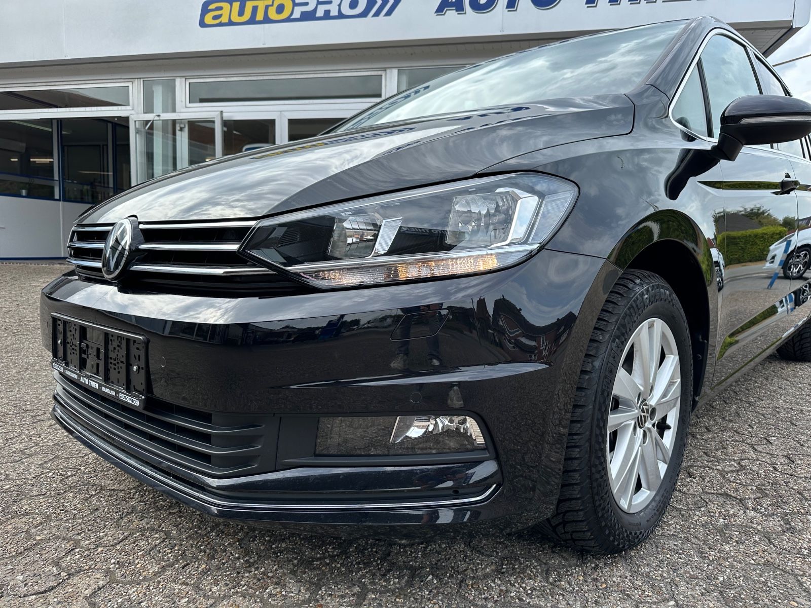 Fahrzeugabbildung Volkswagen Touran 2.0 TDI Highline DSG ACC/LED/Navi