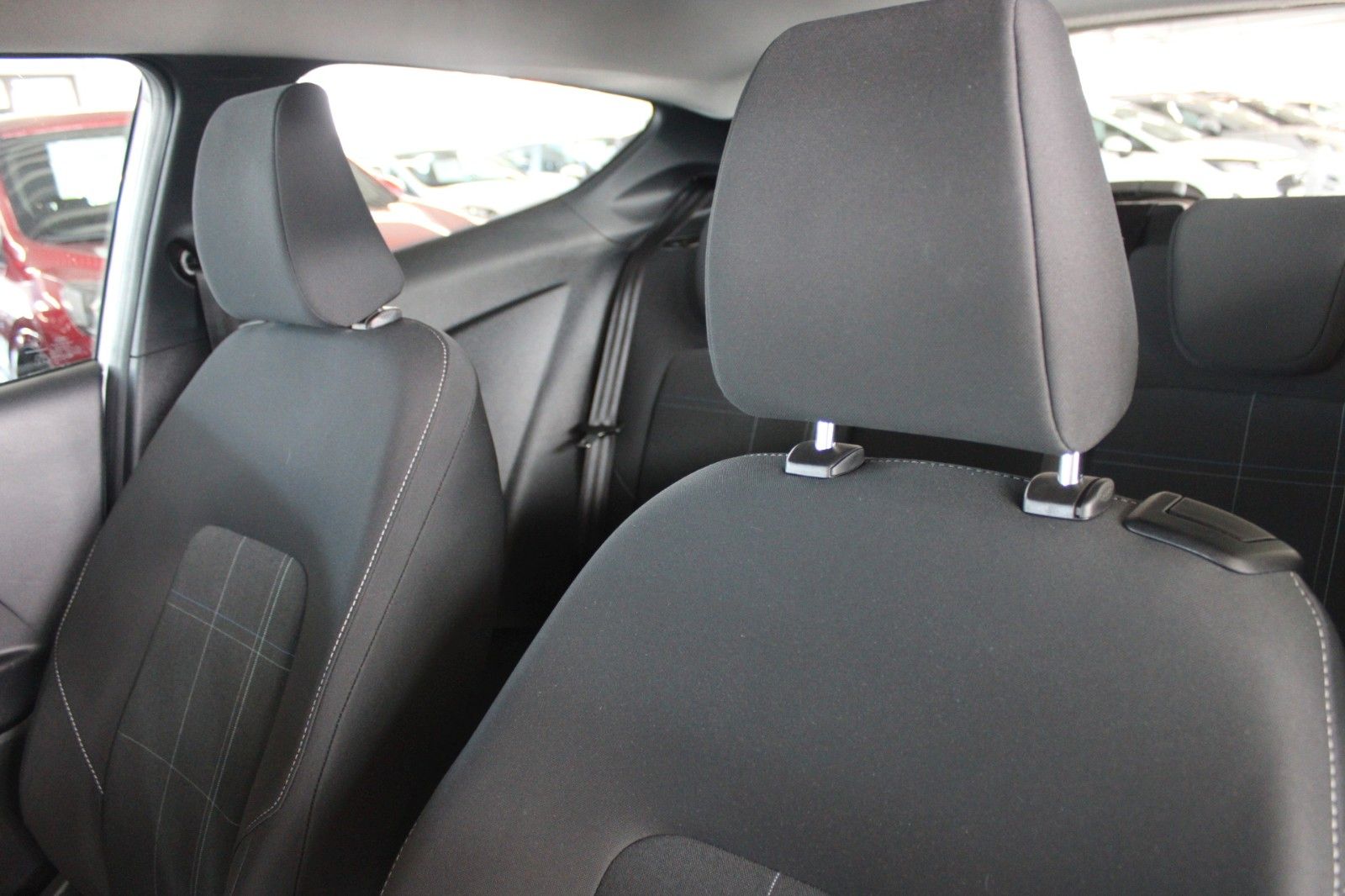 Fahrzeugabbildung Ford Fiesta Trend LED KLIMA WinterPaket DAB 1. Hand
