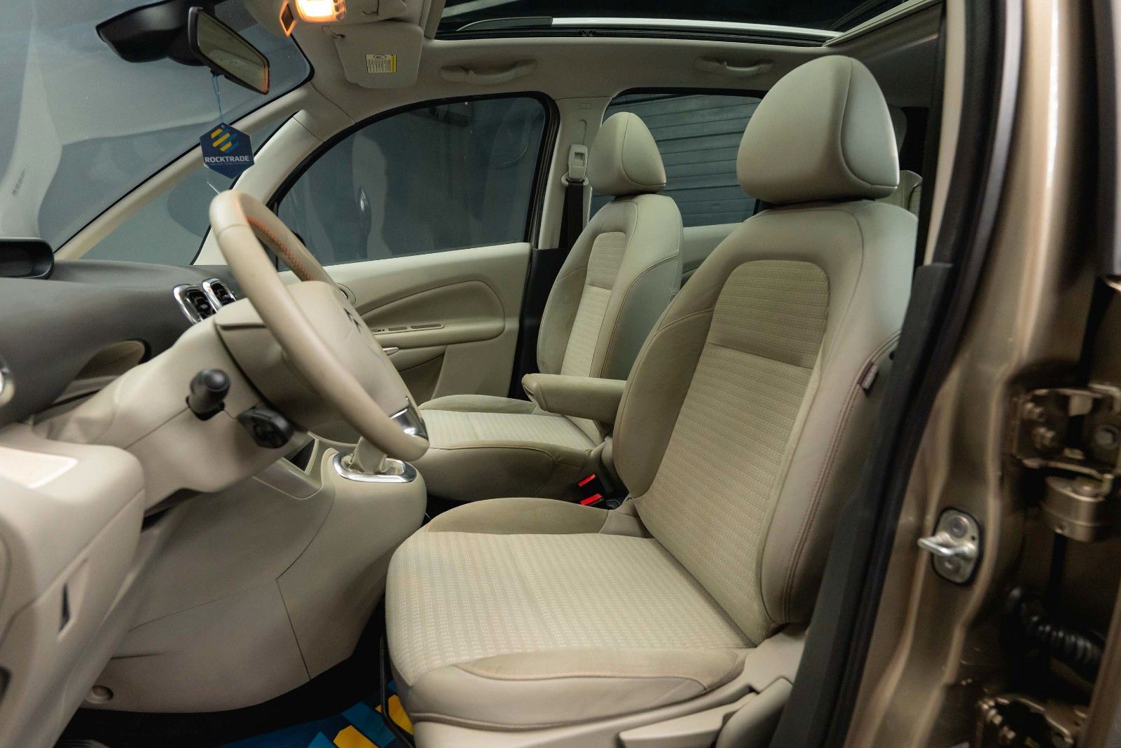 Fahrzeugabbildung Citroën C3 Picasso Exclusive Black Paket *1.Hand*Pano*