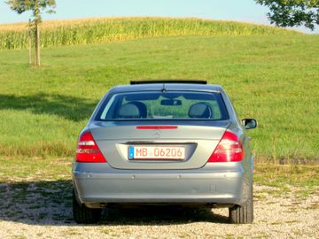 Mercedes E 200 - 6