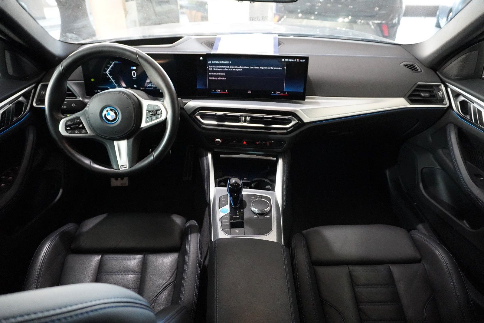 Fahrzeugabbildung BMW i4 Gran Coupe 40 eDrive M-SPORT NAVI/LED/360°/SH