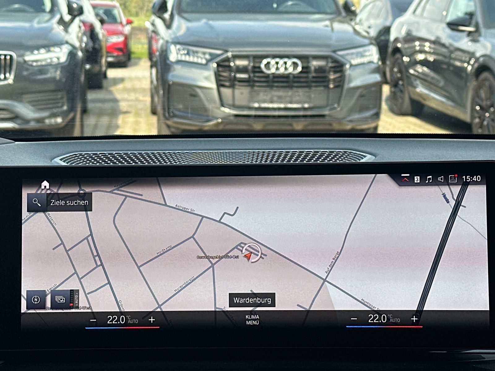 Fahrzeugabbildung BMW 330 d Touring xDrive M-Sport NAV+LED+PANO+H&K