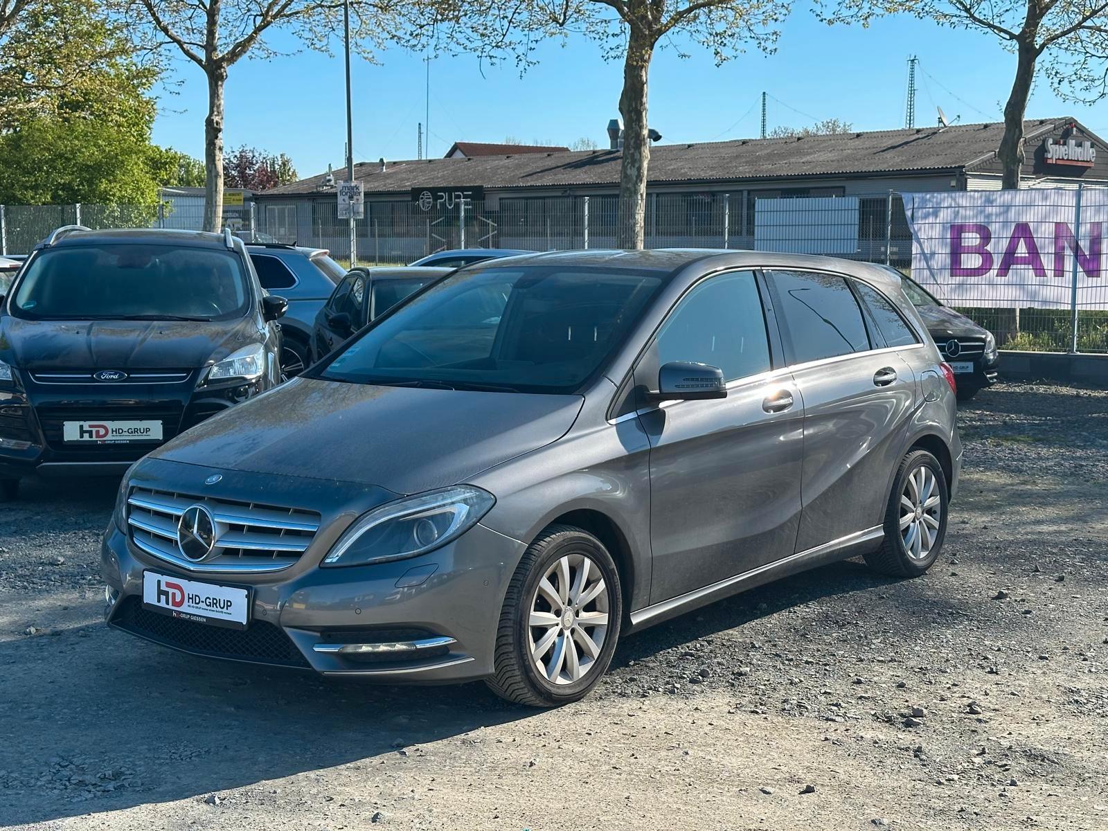 Mercedes-Benz B 180 CDI*BI-XENON*LED*NAVI*SITZHEIZUNG*PDC*