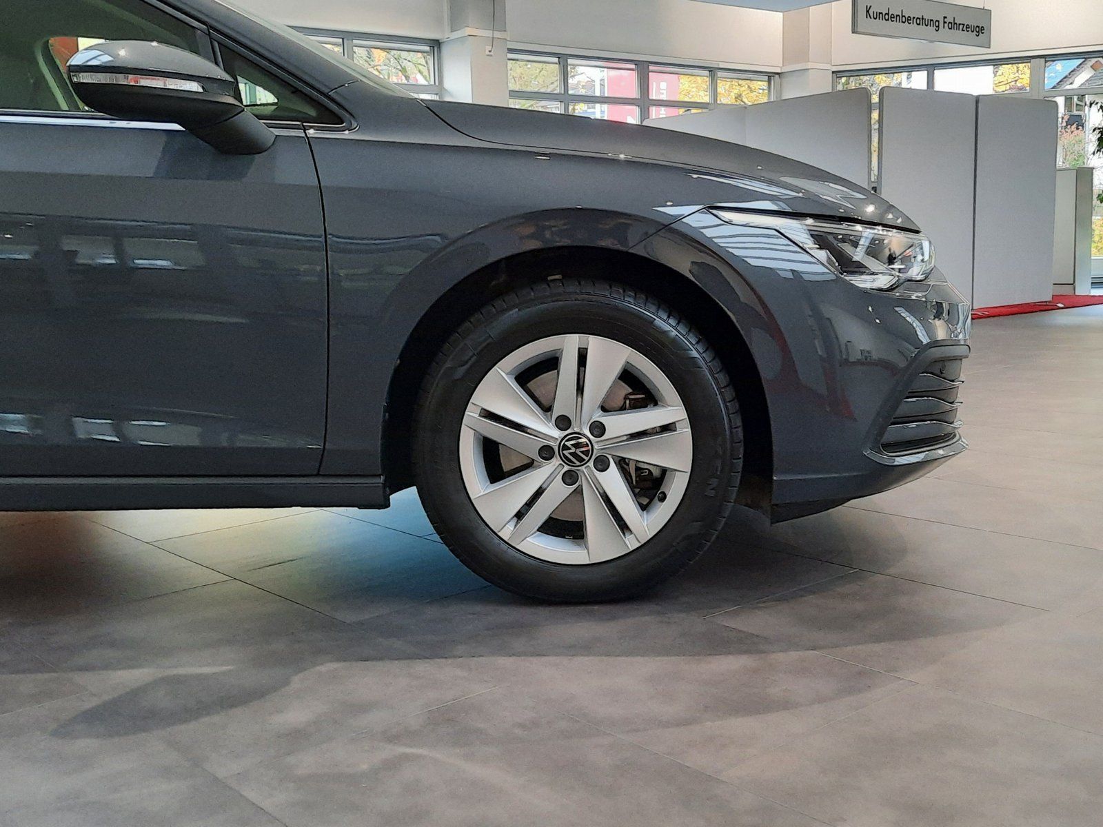 Fahrzeugabbildung Volkswagen Golf Variant Life TDI *Navi*Cam*LED*PDC*Sitzhzg*