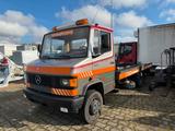Mercedes-Benz 711D Abschleppwagen - Mercedes-Benz 711